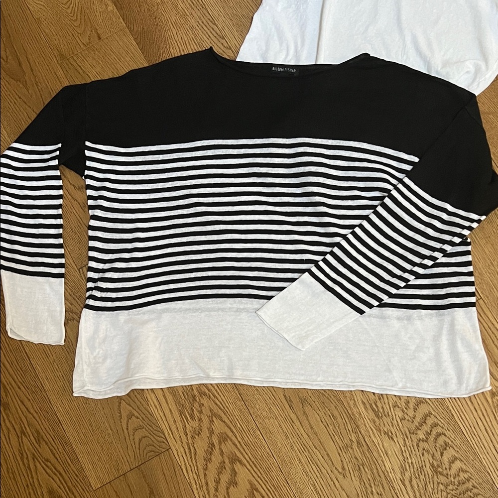 Eileen Fisher Black an White  Knit Top